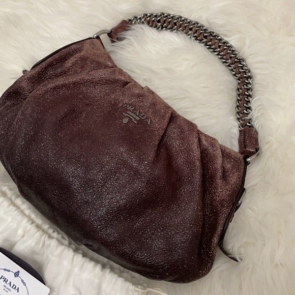 Prada purse used very clean in good condition sell as is - Picture 2 of 8